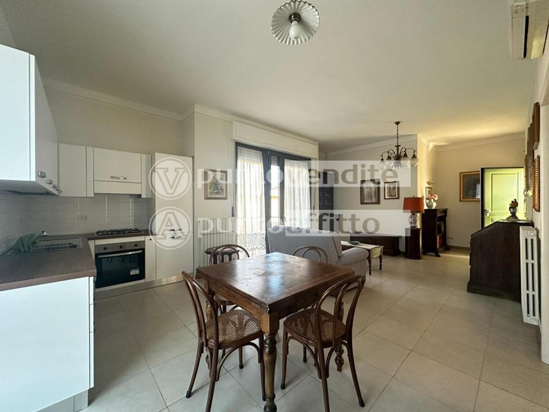 Trilocale in Affitto a Lucca, 1'100&euro;, 75 m², arredato