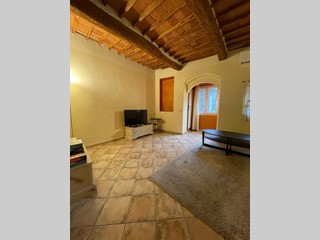 Quadrilocale in Vendita a Casciana Terme Lari, zona Lari, 85'000&euro;, 61 m², arredato