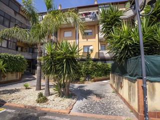 Trilocale in Vendita a Mascalucia, 110'000&euro;, 72 m²