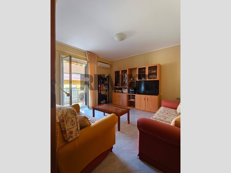 Trilocale in Vendita a Fiumefreddo di Sicilia, 89'000&euro;, 85 m²