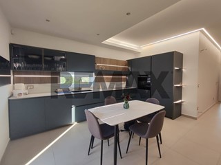 Appartamento in Vendita a Floridia, 138'000&euro;, 100 m²