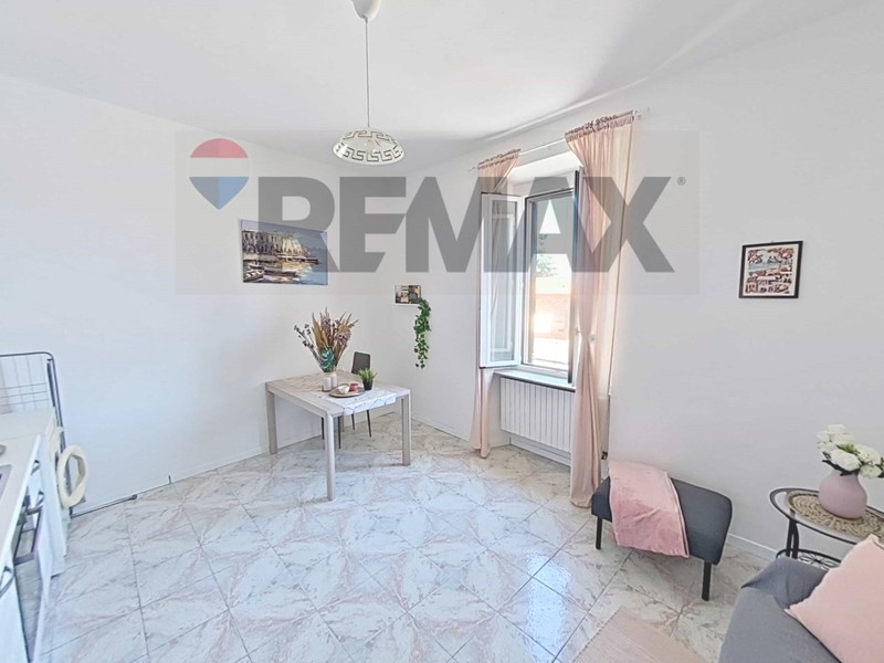 Bilocale in Vendita a Cava Manara, 65'000&euro;, 58 m²