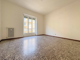 Bilocale in Vendita a Torino, 90'000&euro;, 57 m²