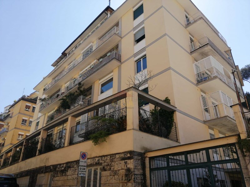 Bilocale in Vendita a Roma, 330'000&euro;, 65 m²