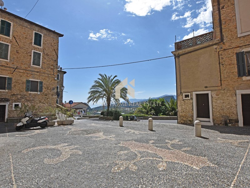 Trilocale in Vendita a Bordighera, 278'000&euro;, 65 m²