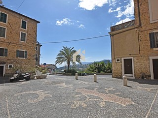 Trilocale in Vendita a Bordighera, 278'000&euro;, 65 m²