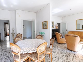 Appartamento in Vendita a Napoli, 520'000&euro;, 153 m²