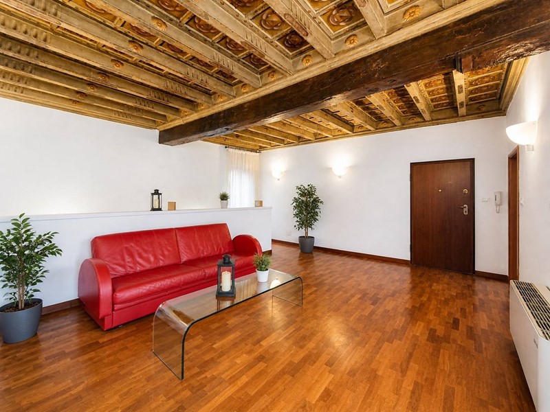 Appartamento in Affitto a Ferrara, 1'500&euro;, 180 m²