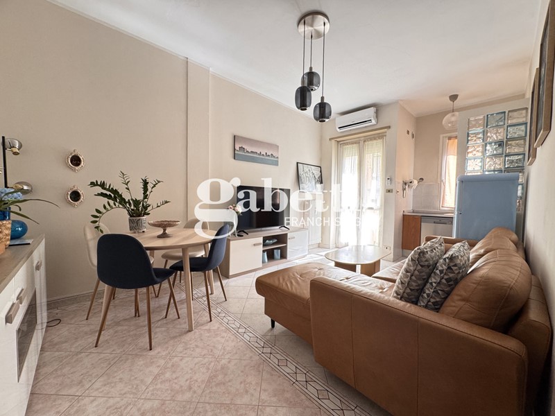 Bilocale in Vendita a Torino, 135'000&euro;, 51 m², arredato