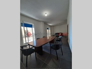 Appartamento in Affitto a Salerno, 850&euro;, 120 m²