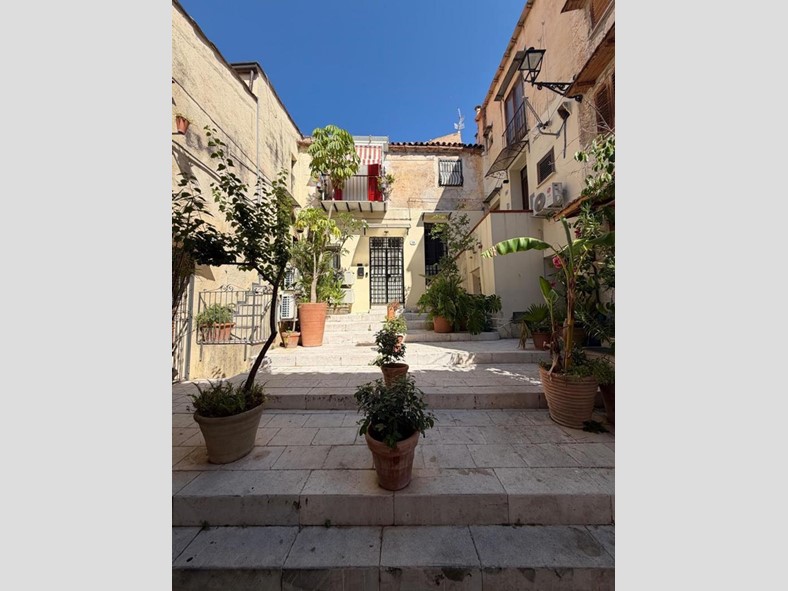 Trilocale in Vendita a Monreale, 135'000&euro;, 98 m²