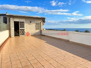 Attico in Vendita a San Giovanni la Punta, 230'000&euro;, 162 m², con Box