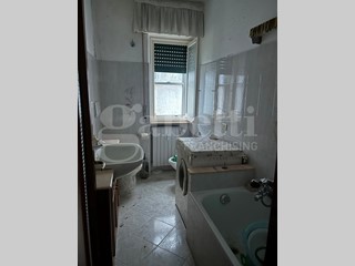 Appartamento in Vendita a Ronco Scrivia, 38'000&euro;, 75 m²