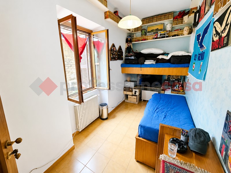 Trilocale in Vendita a Roma, 189'000&euro;, 75 m²