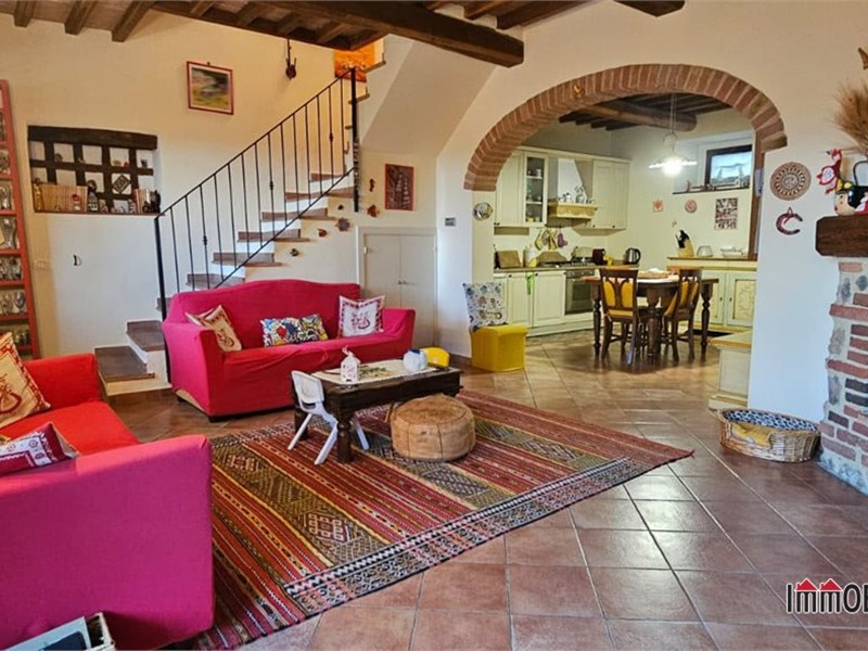 Quadrilocale in Vendita a Casole d'Elsa, 225'000&euro;, 90 m²