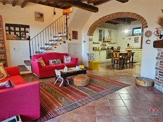 Quadrilocale in Vendita a Casole d'Elsa, 225'000&euro;, 90 m²