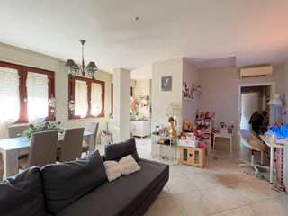 Trilocale in Vendita a Fucecchio, 160'000&euro;, 81 m²