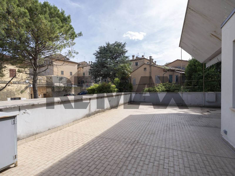 Appartamento in Vendita a Belvedere Ostrense, 79'000&euro;, 120 m²