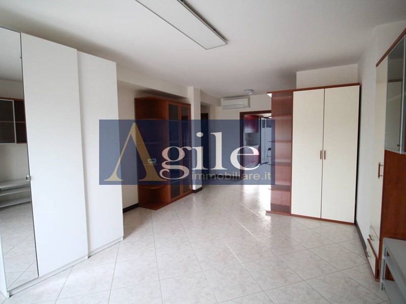 Trilocale in Vendita a Sant'Egidio alla Vibrata, 115'000&euro;, 100 m²