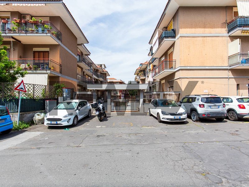 Appartamento in Vendita a Mascalucia, 130'000&euro;, 121 m²