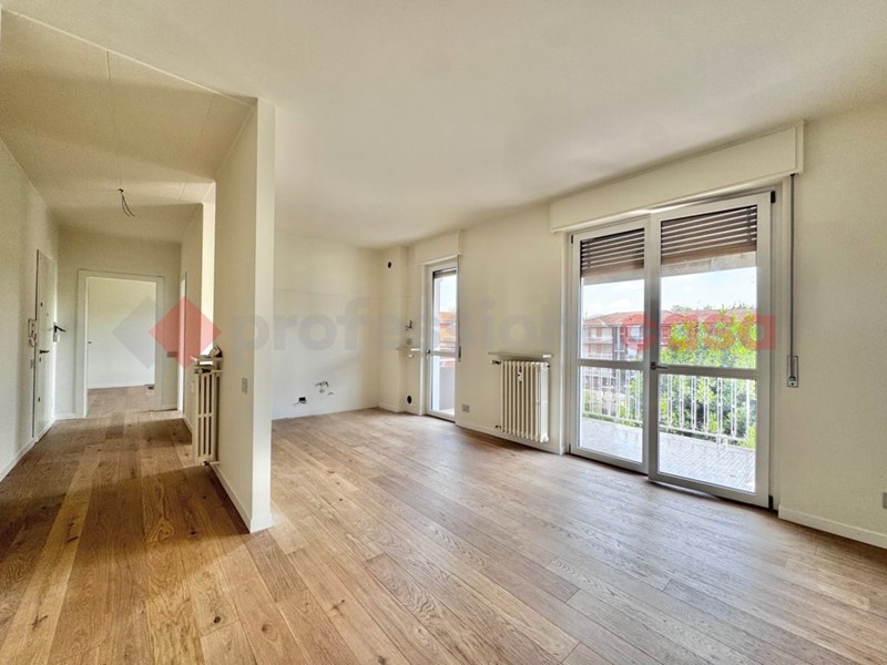 Bilocale in Vendita a Arona, 240'000&euro;, 55 m², con Box