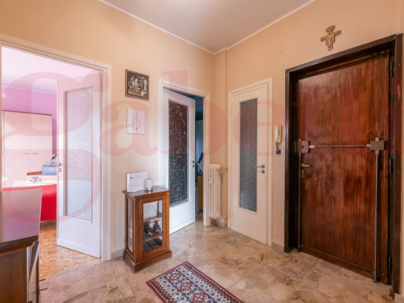 Trilocale in Vendita a San Mauro Torinese, 140'000&euro;, 85 m², con Box