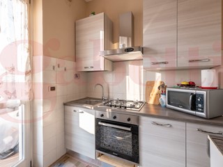 Trilocale in Vendita a San Mauro Torinese, 140'000&euro;, 85 m², con Box