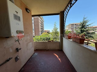 Trilocale in Vendita a Pomezia, 80'000&euro;, 60 m²