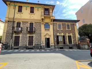 Quadrilocale in Vendita a Sanremo, 285'000&euro;, 88 m², arredato