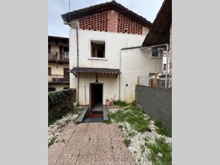 Quadrilocale in Vendita a Torre Canavese, 21'328&euro;, 132 m²