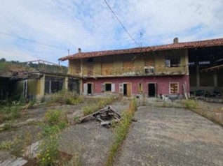 Appartamento in Vendita a Maglione, 26'640&euro;, 333 m²