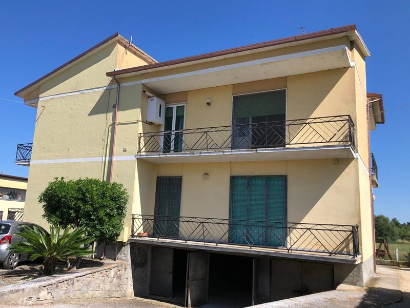 Appartamento in Vendita a Mosciano Sant'Angelo, 120'000&euro;, 156 m²
