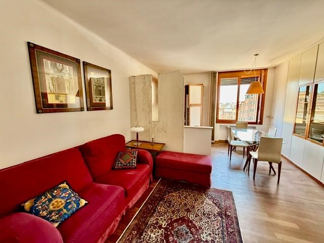 Bilocale in Vendita a Siena, 260'000&euro;, 58 m², arredato