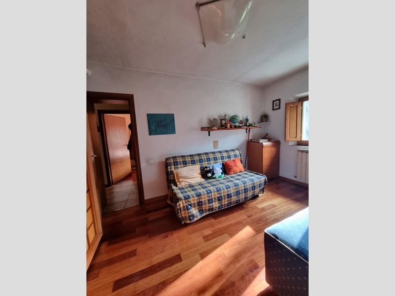 Quadrilocale in Vendita a Poggibonsi, zona Castiglioni Basso, 75'000&euro;, 60 m², arredato
