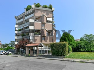 Attico in Vendita a Gallarate, 177 m²