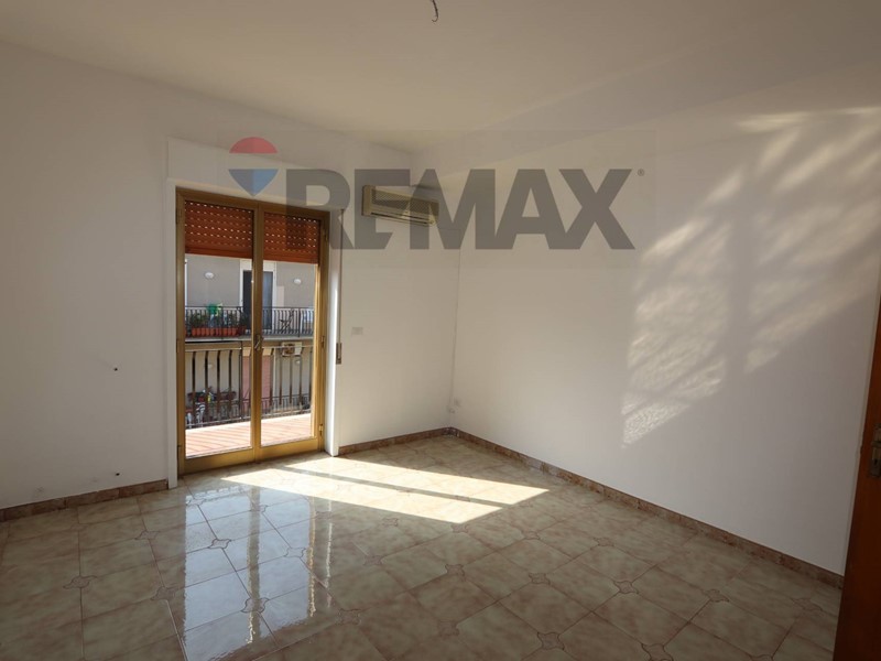 Appartamento in Vendita a Fiumefreddo di Sicilia, 87'000&euro;, 132 m²