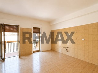 Appartamento in Vendita a Fiumefreddo di Sicilia, 87'000&euro;, 132 m²
