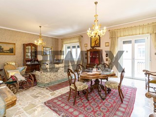 Appartamento in Vendita a Mascalucia, 235'000&euro;, 200 m²