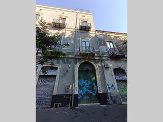 Appartamento in Affitto a Catania, 700&euro;, 115 m²