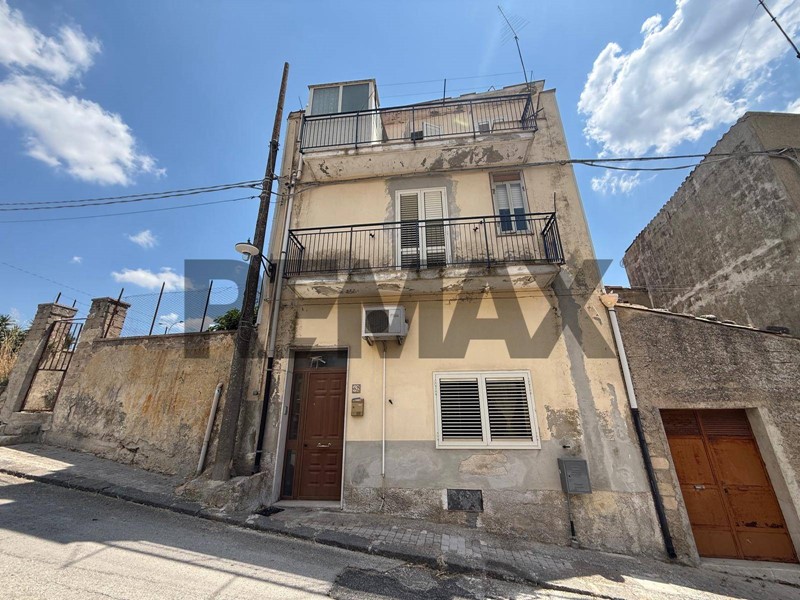 Quadrilocale in Vendita a Buscemi, 30'000&euro;, 100 m²