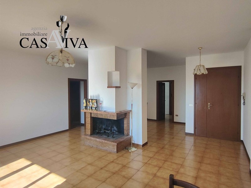 Appartamento in Vendita a Acquaviva Picena, 105'000&euro;, 130 m²