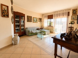 Quadrilocale in Vendita a Capua, 120'000&euro;, 140 m²