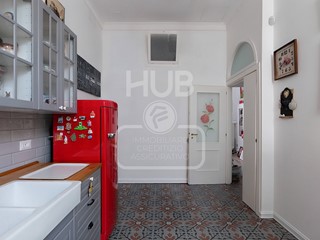 Quadrilocale in Vendita a Napoli, 260'000&euro;, 107 m²