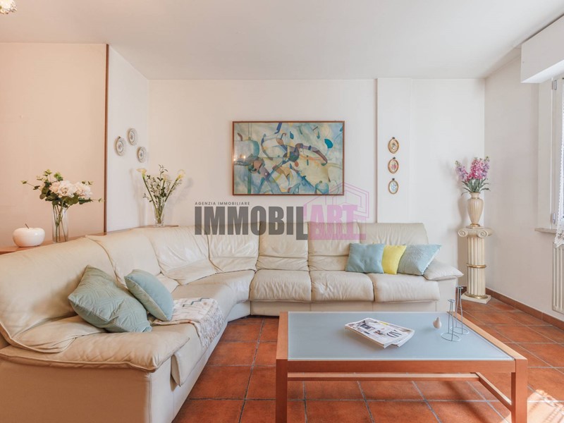 Appartamento in Vendita a Reggio Emilia, 250'000&euro;, 145 m²