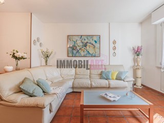 Appartamento in Vendita a Reggio Emilia, 250'000&euro;, 145 m²