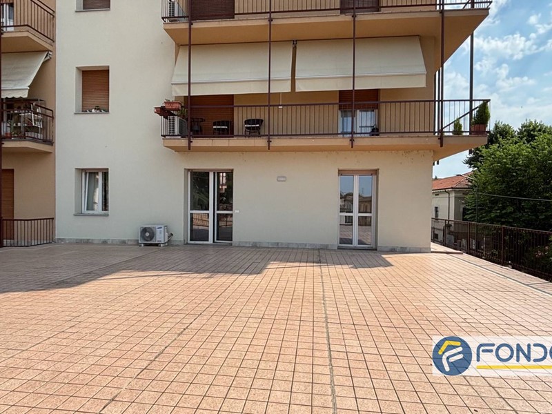 Quadrilocale in Vendita a Palazzolo sull'Oglio, 165'000&euro;, 140 m²