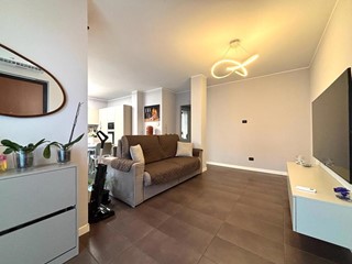 Trilocale in Vendita a Corbetta, 185'000&euro;, 82 m², arredato, con Box
