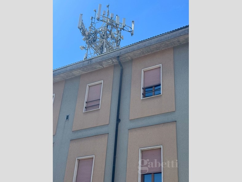 Magazzino in Vendita a Tradate, 653'000&euro;, 1555 m²