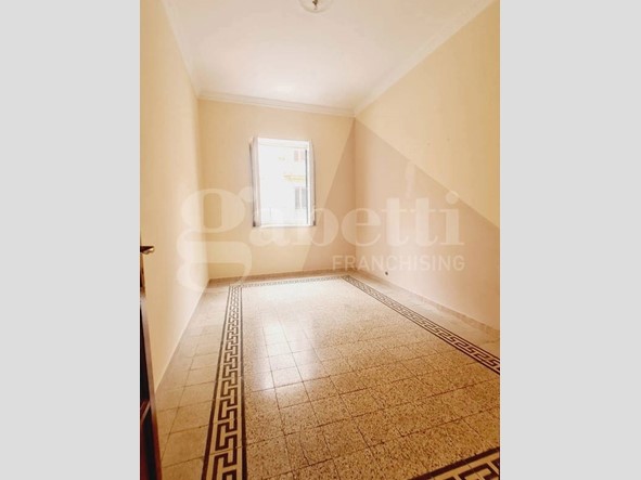 Bilocale in Vendita a Palermo, 75'000&euro;, 60 m²