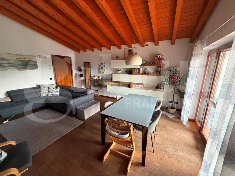 Trilocale in Vendita a Concesio, 319'000&euro;, 106 m², arredato, con Box